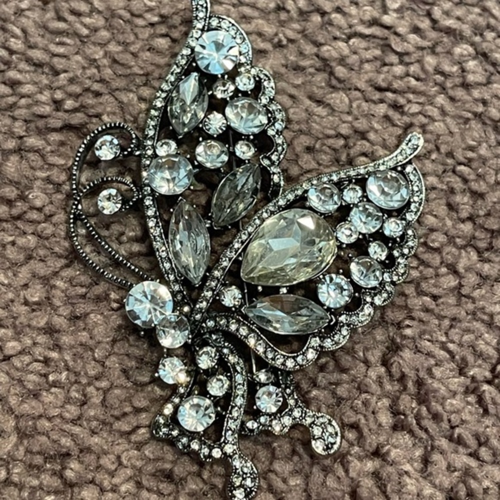 Rhinestone‎ butterfly brooch